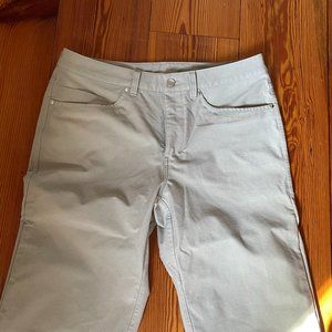 Lululemon ABC Pant Cropped 32"